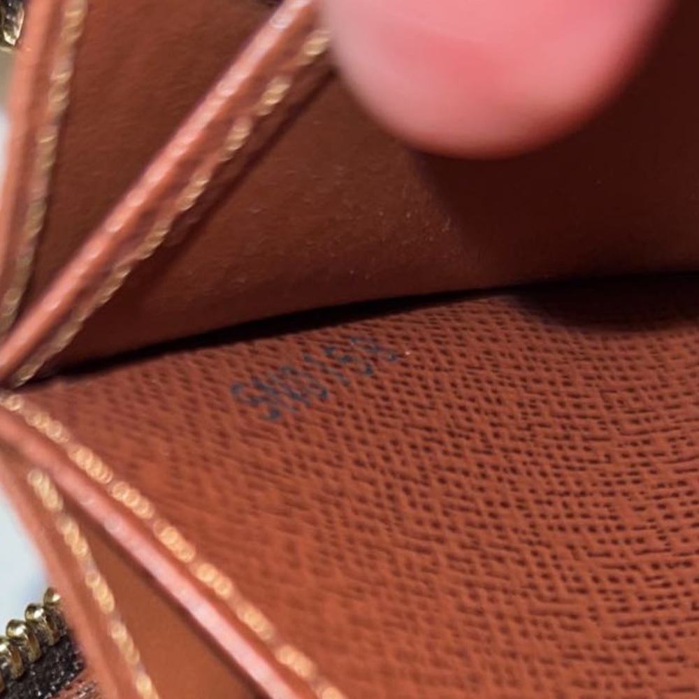 Louis Vuitton Change Wallet Authentic - Picture 9 of 9